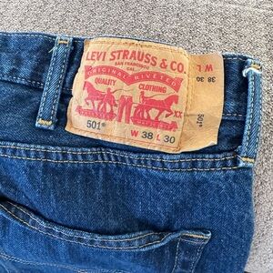 Men’s Levi’s button fly straight leg jeans